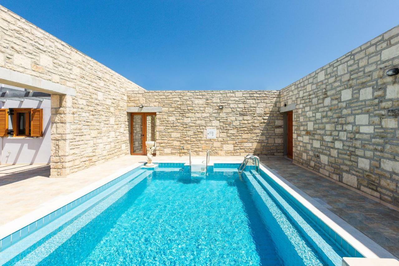 Villa Ypsilon Karoti  Exterior photo